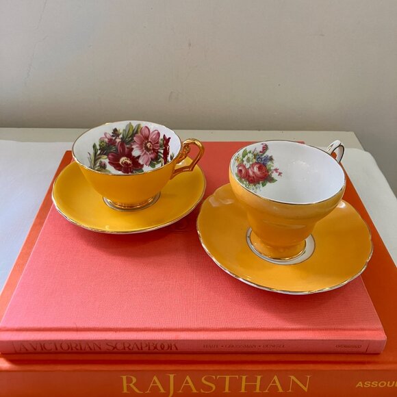 Vintage Tea for Two Hamper Set -Teapot, Teacups & Saucers, Cream & Sugar, Plates - Picture 3 of 11